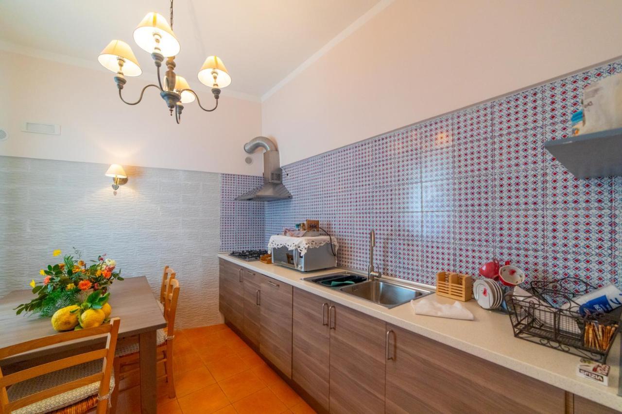Donna Carmela Apartment Scala Extérieur photo