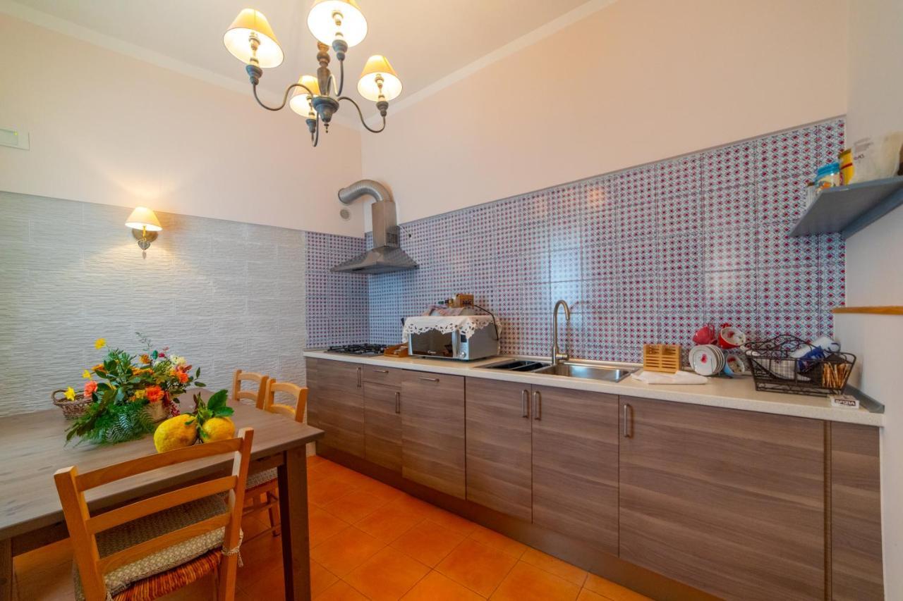 Donna Carmela Apartment Scala Extérieur photo